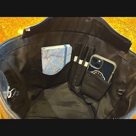 Coach Legacy Hampton large zip topTote Shopper. - Picture 5 of 16